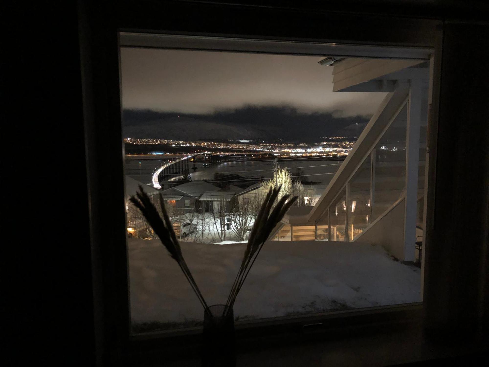 Moderne Og Trivelig Leilighet, Med Unik Utsikt Tromso Exterior photo
