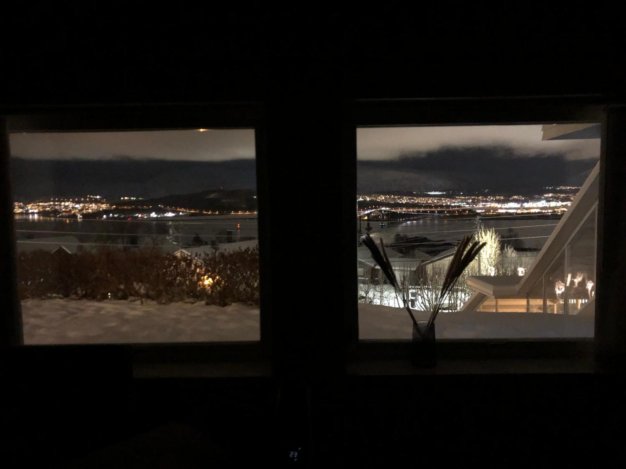 Moderne Og Trivelig Leilighet, Med Unik Utsikt Tromso Exterior photo